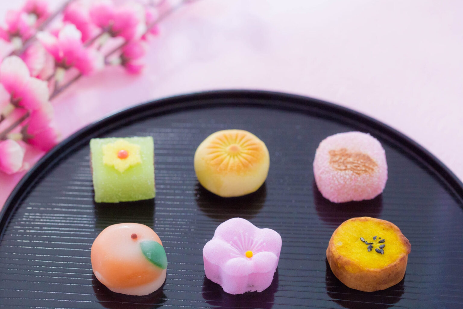 和菓子の種類と名前を一覧にして紹介!洋菓子との違いや特徴を分かりやすく解説 - みんなの日本茶サロン