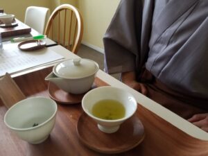 美味しい日本茶の淹れ方ワークショップの様子